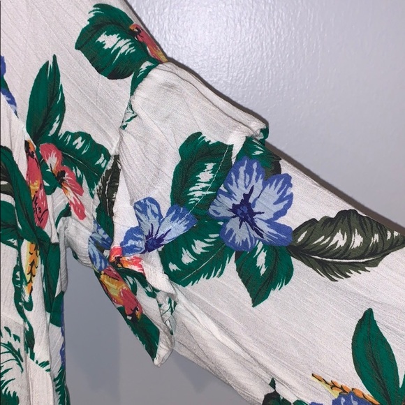 Top - Picture 2 of 3